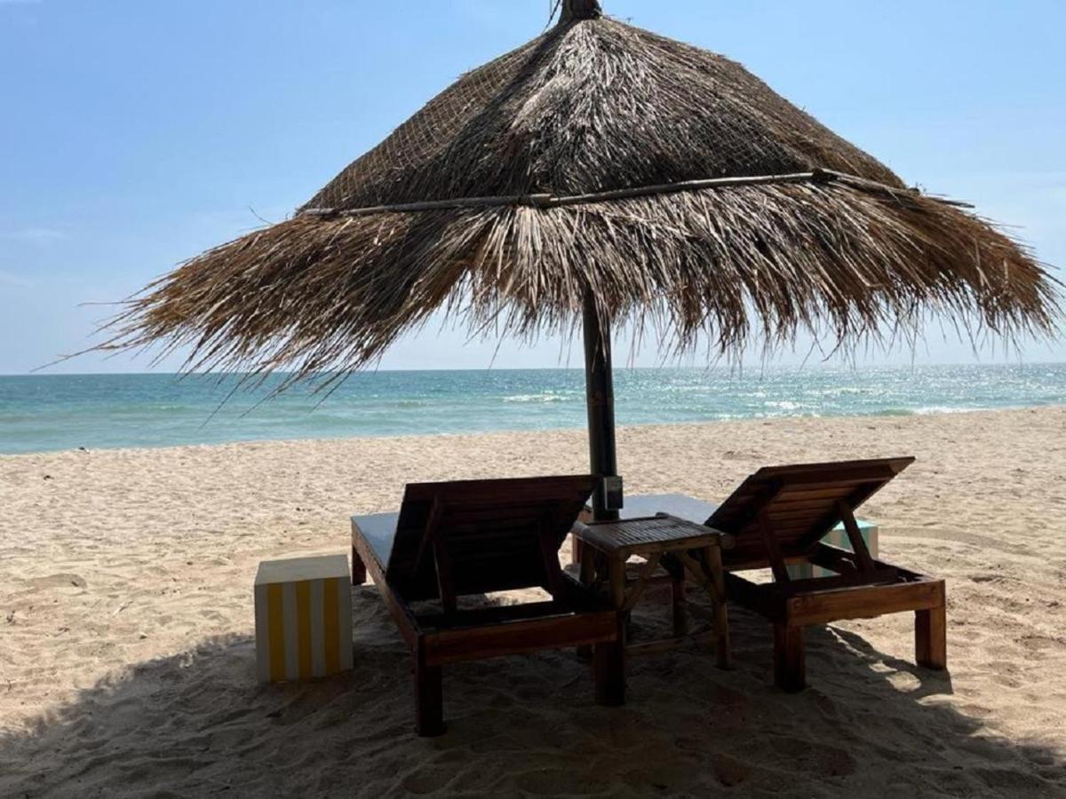 Margarita Beach Кханом Екстериор снимка